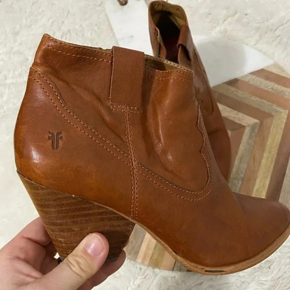 FRYE - Cowboy Style Leather Ankle Booties - Picture 5 of 9
